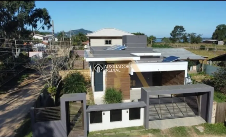 Foto 1 de Casa com 2 Quartos à venda, 138m² em Areias de Palhocinha, Garopaba