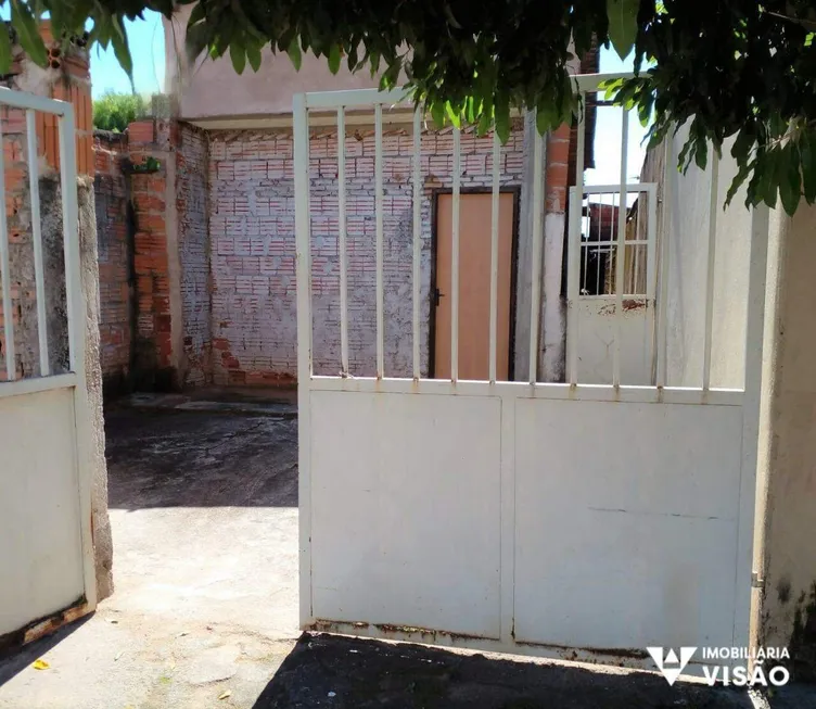 Foto 1 de Casa com 2 Quartos à venda, 140m² em Jardim Elza Amuí I, Uberaba