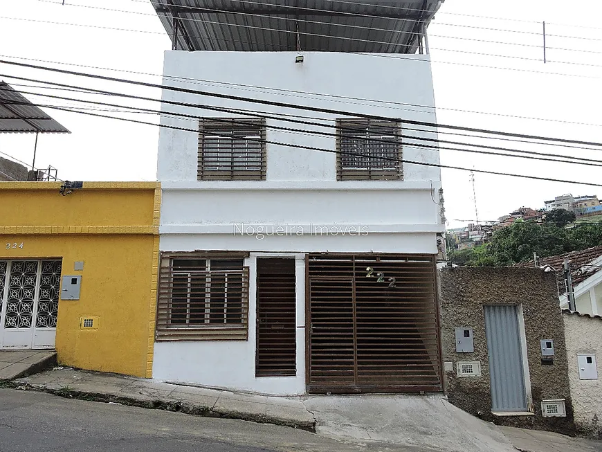 Foto 1 de Casa com 3 Quartos à venda, 115m² em Grajaú, Juiz de Fora
