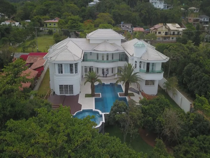 Foto 1 de Casa com 5 Quartos para alugar, 400m² em Praia do Estaleirinho, Balneário Camboriú