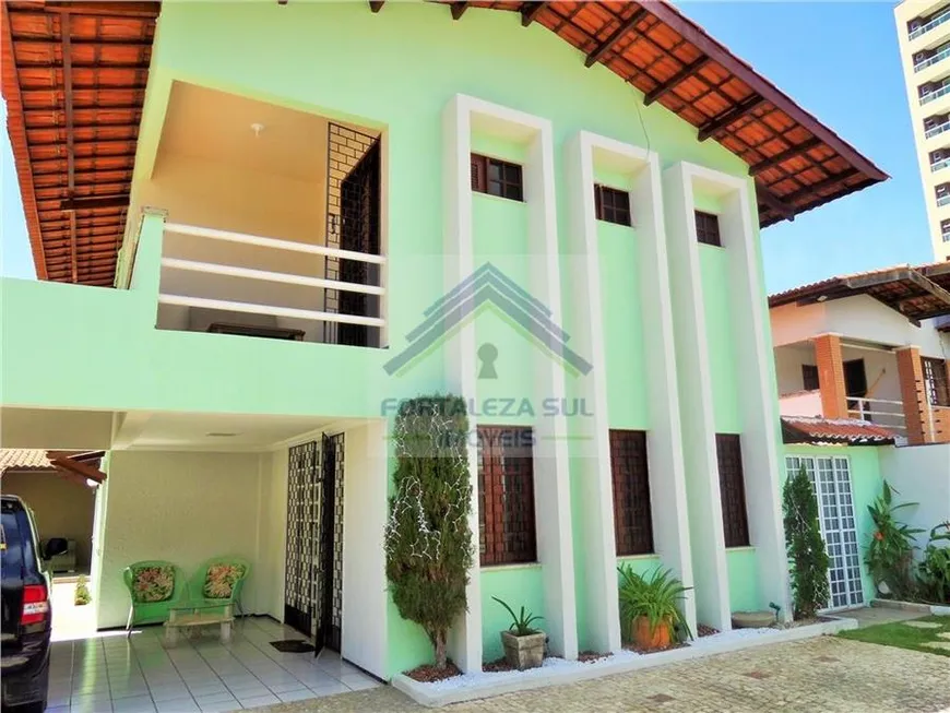 Foto 1 de Casa de Condomínio com 4 Quartos à venda, 202m² em Engenheiro Luciano Cavalcante, Fortaleza