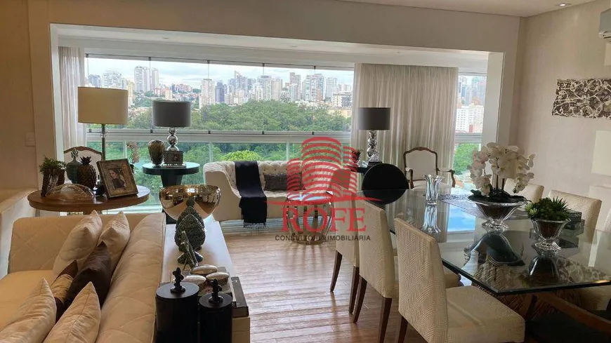 Foto 1 de Apartamento com 4 Quartos à venda, 230m² em Aclimação, São Paulo