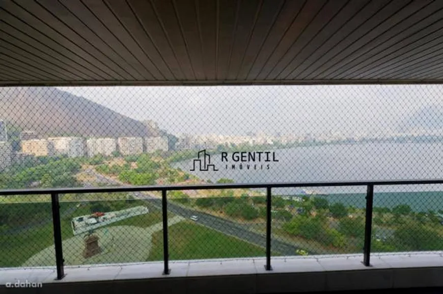 Foto 1 de Apartamento com 4 Quartos para venda ou aluguel, 350m² em Lagoa, Rio de Janeiro
