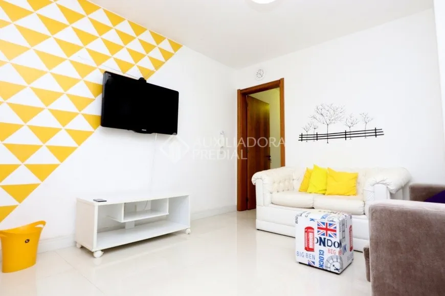 Foto 1 de Apartamento com 2 Quartos à venda, 86m² em Medianeira, Porto Alegre