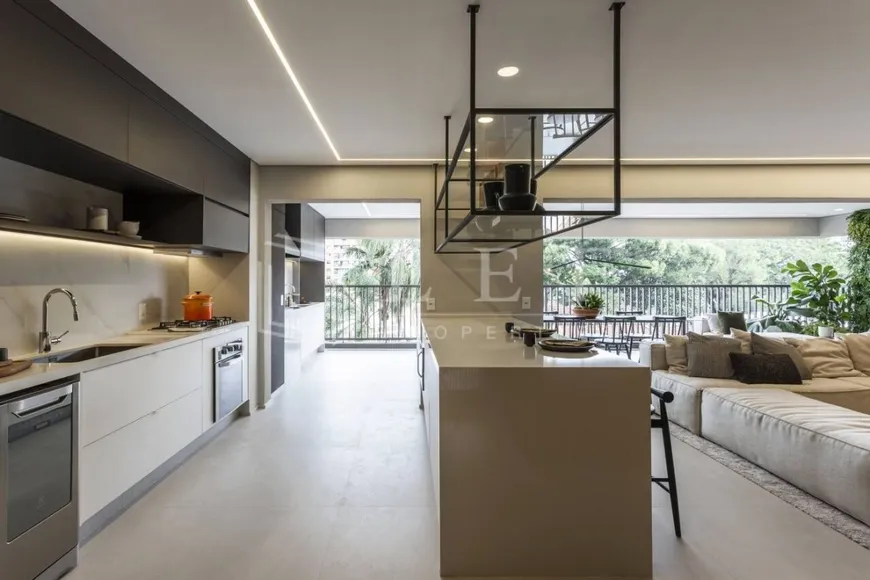 Foto 1 de Apartamento com 3 Quartos à venda, 216m² em Alto Da Boa Vista, São Paulo