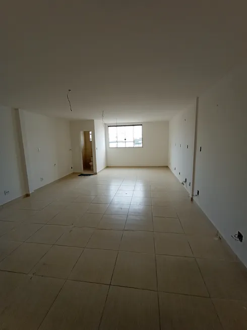 Foto 1 de Sala Comercial para alugar, 30m² em Vista Alegre, Rio de Janeiro