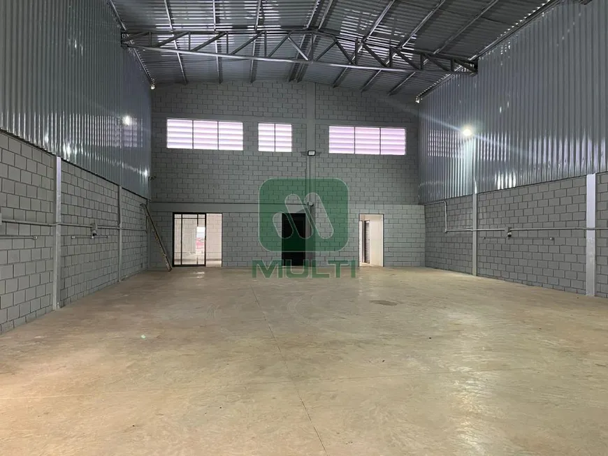 Foto 1 de Galpão/Depósito/Armazém com 1 Quarto para alugar, 240m² em Dona Zulmira, Uberlândia