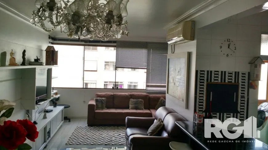 Foto 1 de Apartamento com 3 Quartos à venda, 94m² em Passo da Areia, Porto Alegre