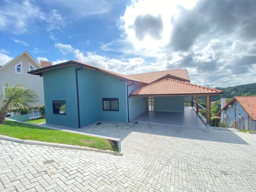 Foto 1 de Casa com 3 Quartos à venda, 343m² em Fazenda Palao Alpes de Guararema, Guararema