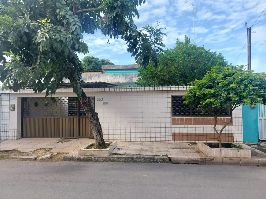 Foto 1 de Casa com 5 Quartos à venda, 250m² em Ipsep, Recife