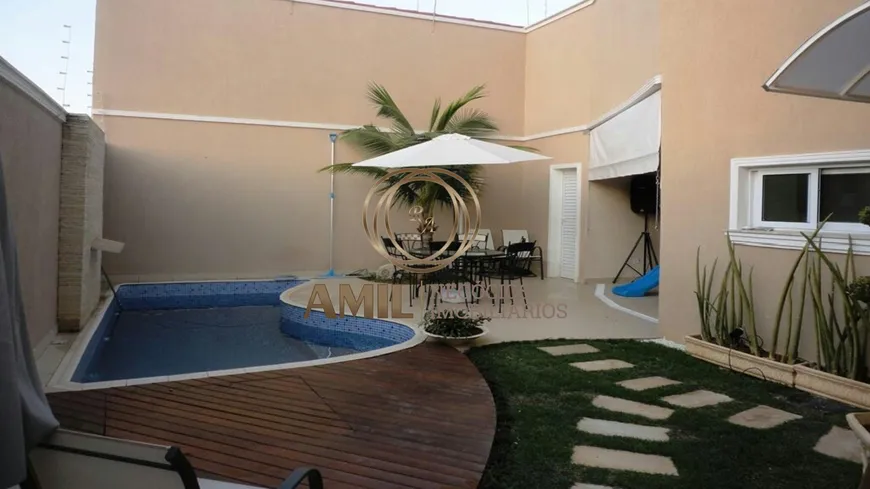 Foto 1 de Casa com 4 Quartos para alugar, 232m² em Loteamento Villa Branca, Jacareí