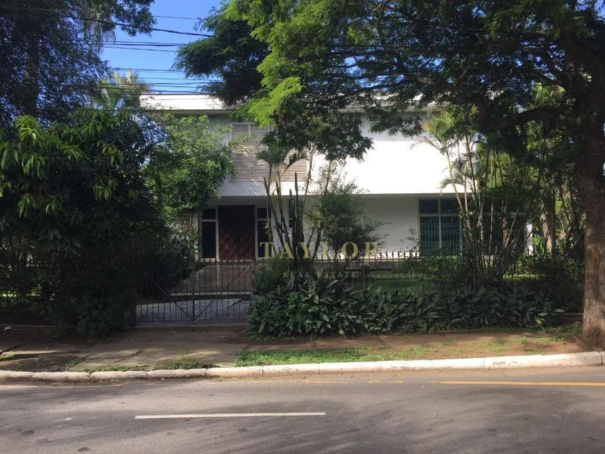 Foto 1 de Casa com 4 Quartos à venda, 730m² em Alto de Pinheiros, São Paulo