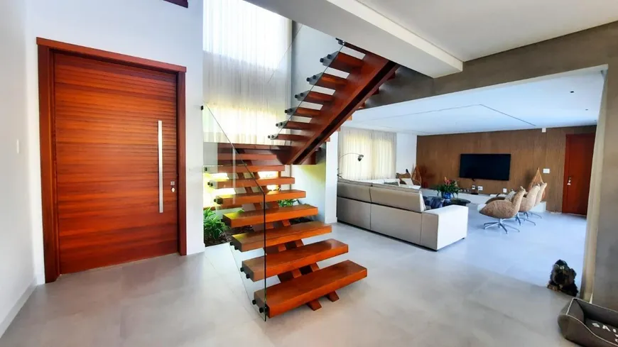 Foto 1 de Casa com 4 Quartos à venda, 600m² em Rio Tavares, Florianópolis
