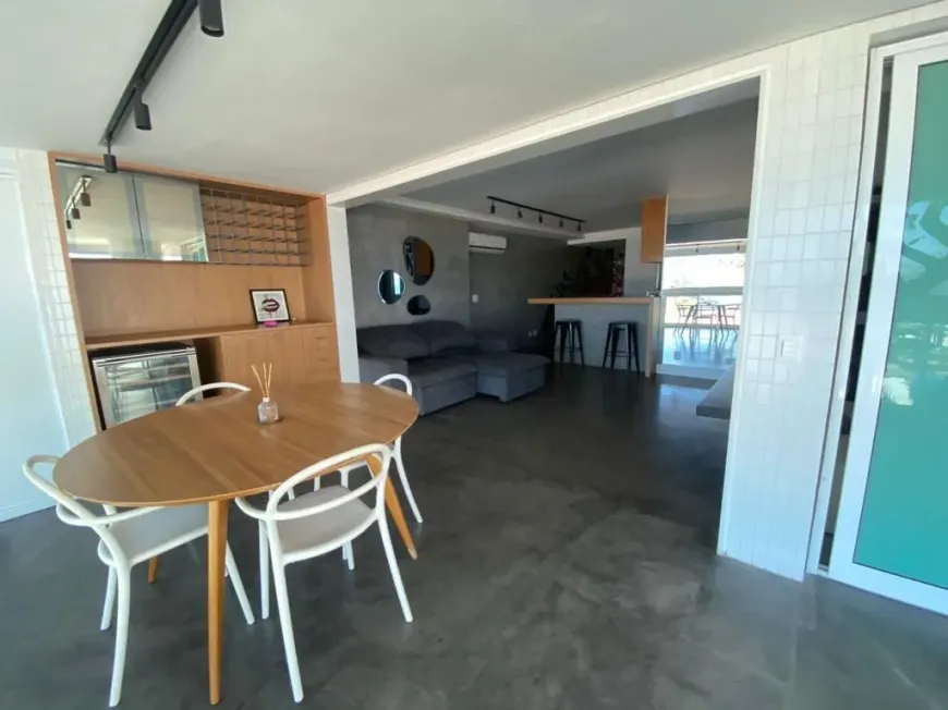 Foto 1 de Apartamento com 2 Quartos para alugar, 80m² em Barra da Tijuca, Rio de Janeiro