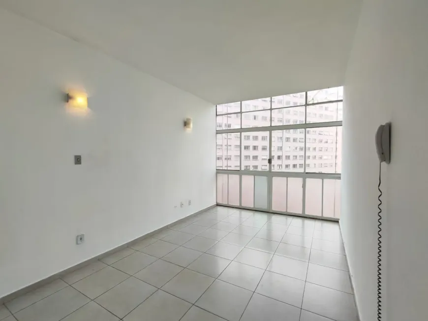 Foto 1 de Apartamento com 1 Quarto para alugar, 27m² em República, São Paulo