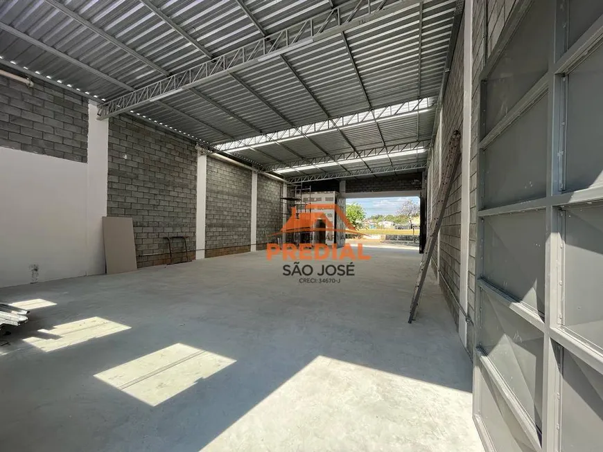 Foto 1 de Galpão/Depósito/Armazém à venda, 220m² em Parque Industrial, São José dos Campos
