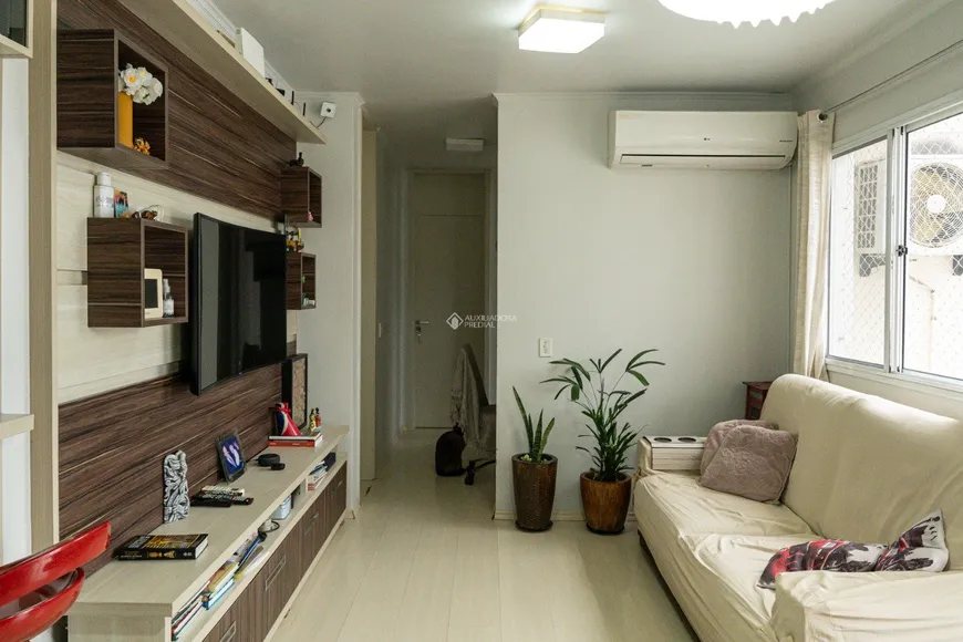 Foto 1 de Apartamento com 3 Quartos à venda, 67m² em Humaitá, Porto Alegre