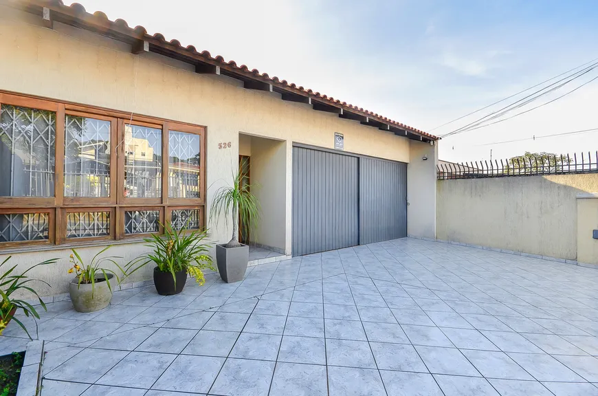 Foto 1 de Casa com 4 Quartos à venda, 200m² em Bacacheri, Curitiba