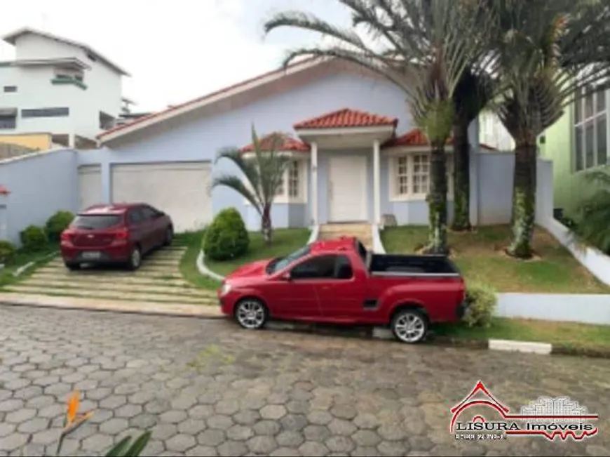 Foto 1 de Casa de Condomínio com 3 Quartos à venda, 210m² em Jardim Coleginho, Jacareí