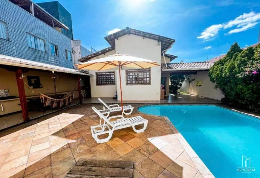 Foto 1 de Casa com 4 Quartos à venda, 226m² em Castelo, Belo Horizonte