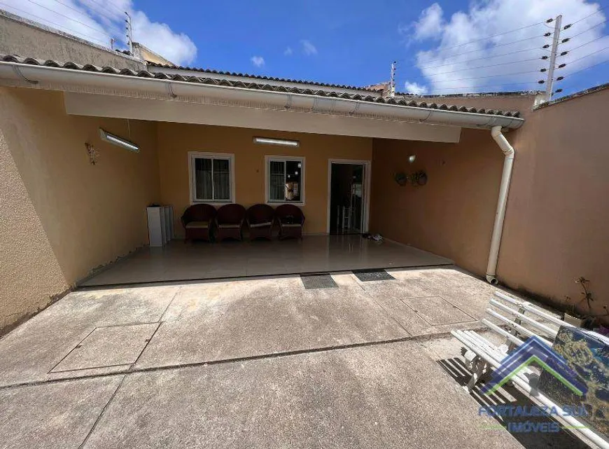 Foto 1 de Casa com 3 Quartos à venda, 130m² em Sapiranga, Fortaleza