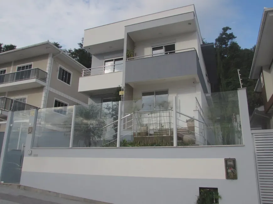 Foto 1 de Casa com 4 Quartos à venda, 326m² em Forquilhinhas, São José