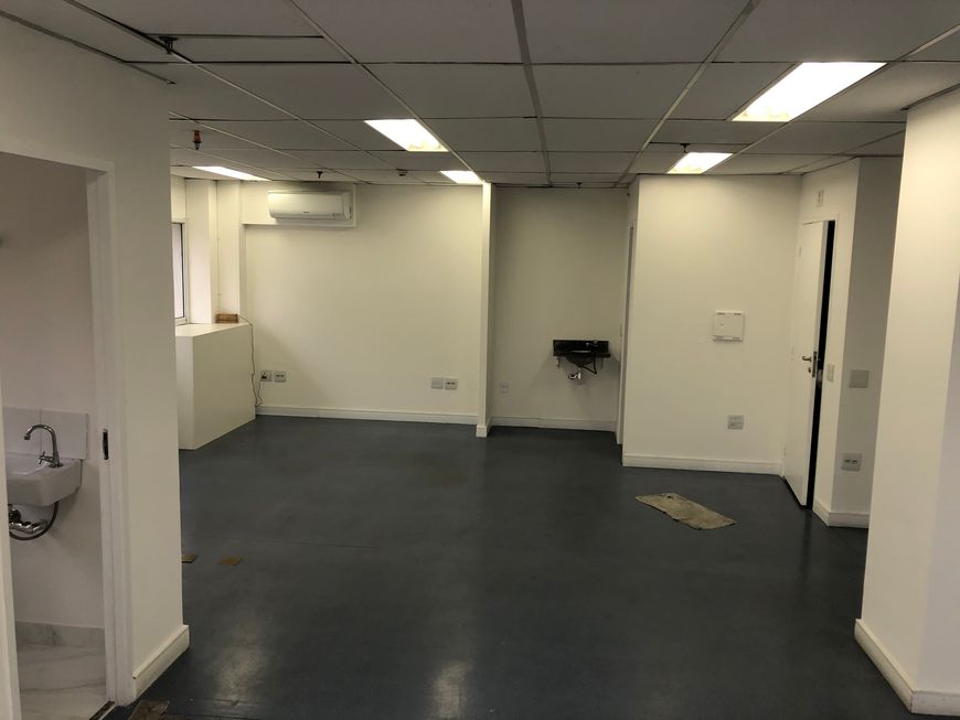 Sala Comercial na Rua do Bosque, 1589, Barra Funda em São Paulo, por R