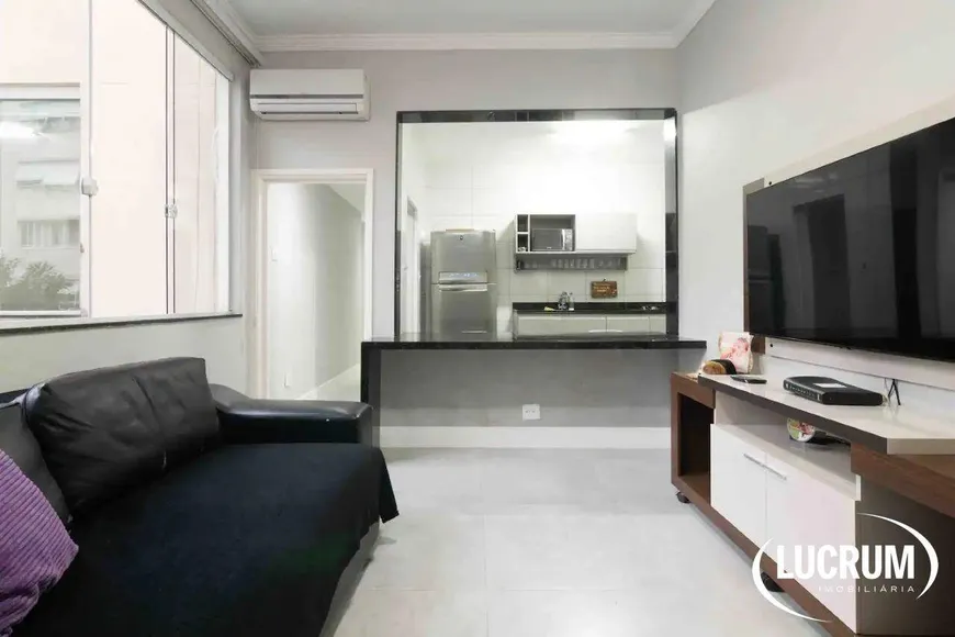 Foto 1 de Apartamento com 2 Quartos à venda, 87m² em Leme, Rio de Janeiro