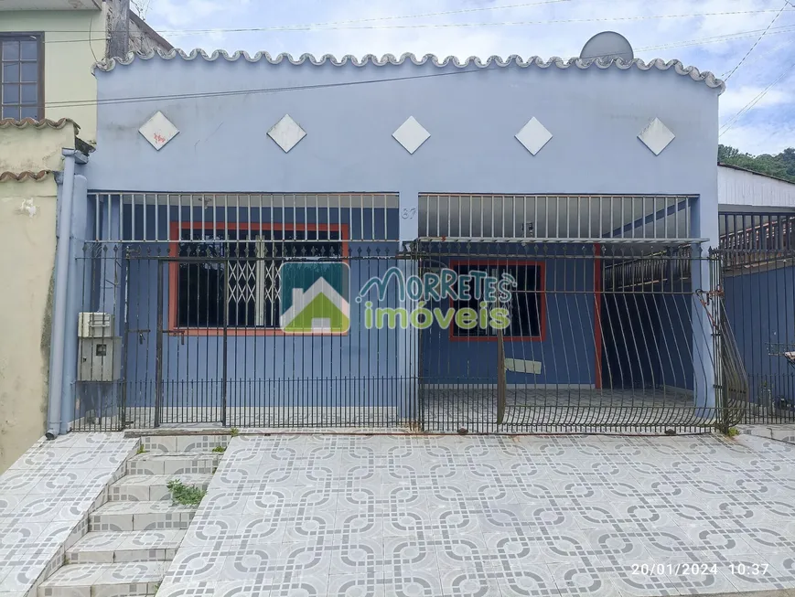 Foto 1 de Casa com 4 Quartos à venda, 150m² em Centro, Antonina