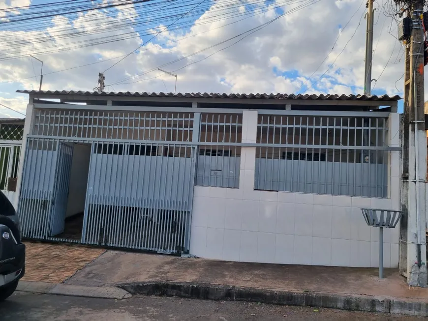 Foto 1 de Casa com 2 Quartos à venda, 115m² em Recanto das Emas, Brasília