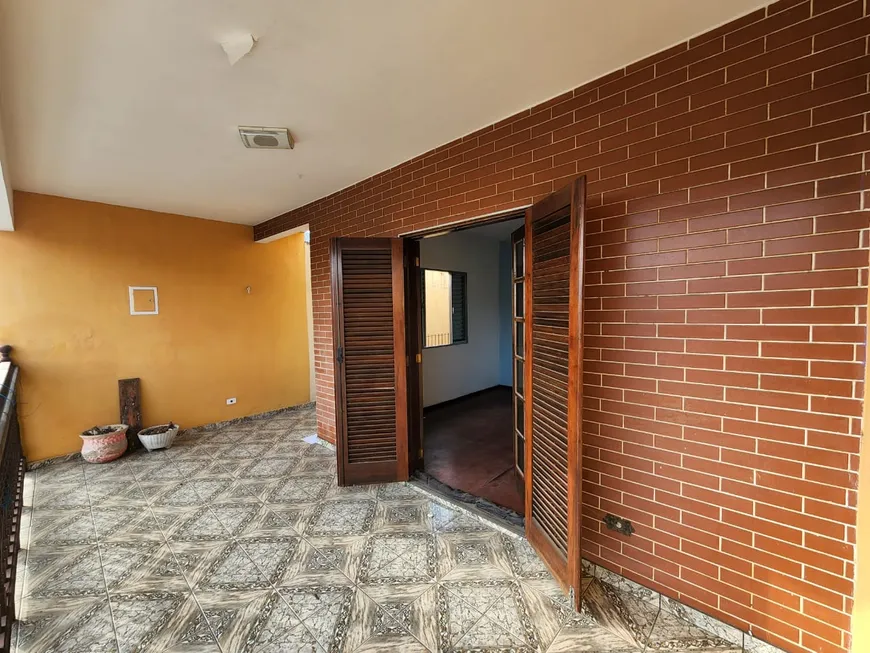 Foto 1 de Sobrado com 3 Quartos à venda, 160m² em Jardim Santa Brigida, Carapicuíba