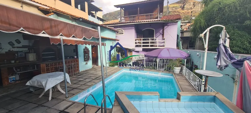 Foto 1 de Casa com 3 Quartos à venda, 110m² em Venda da Cruz, São Gonçalo