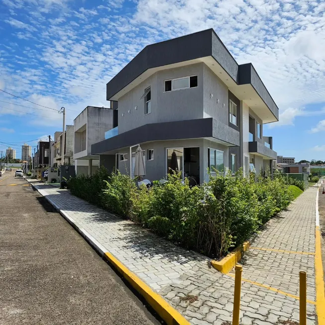 Foto 1 de Casa com 4 Quartos à venda, 230m² em Pitimbu, Natal