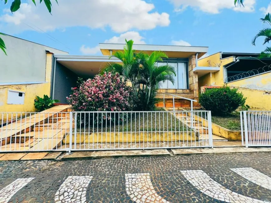 Foto 1 de Casa com 4 Quartos à venda, 400m² em Jardim Cândida, Araras