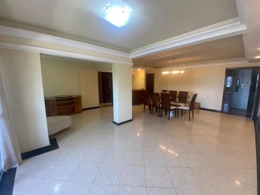 Foto 1 de Apartamento com 3 Quartos à venda, 200m² em Treze de Julho, Aracaju