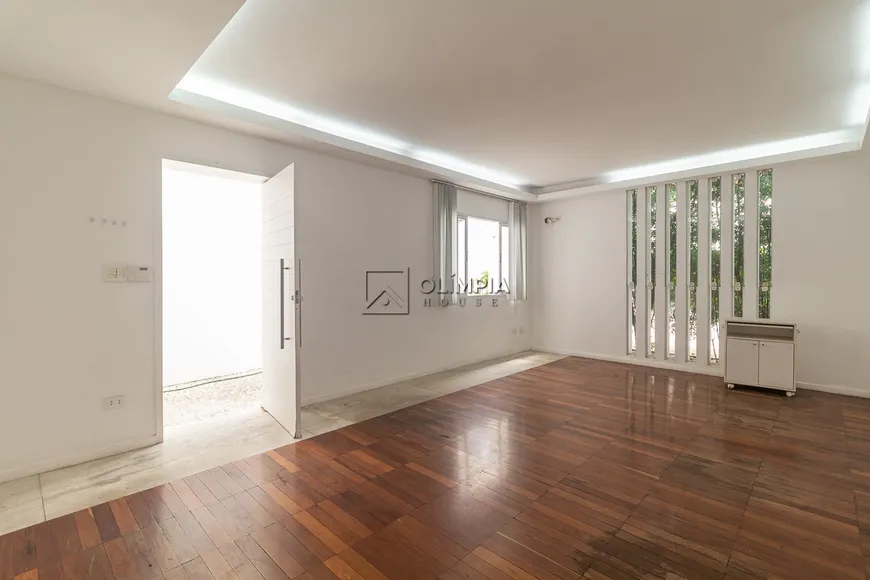 Foto 1 de Casa com 3 Quartos para alugar, 243m² em Vila Madalena, São Paulo