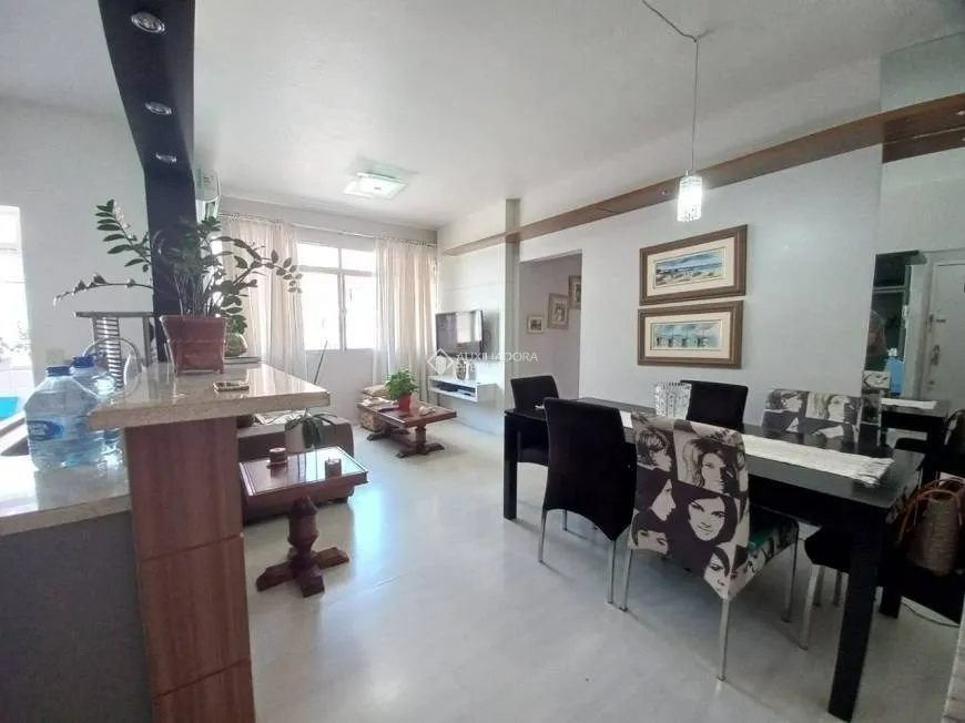 Foto 1 de Apartamento com 2 Quartos para alugar, 65m² em Coqueiros, Florianópolis