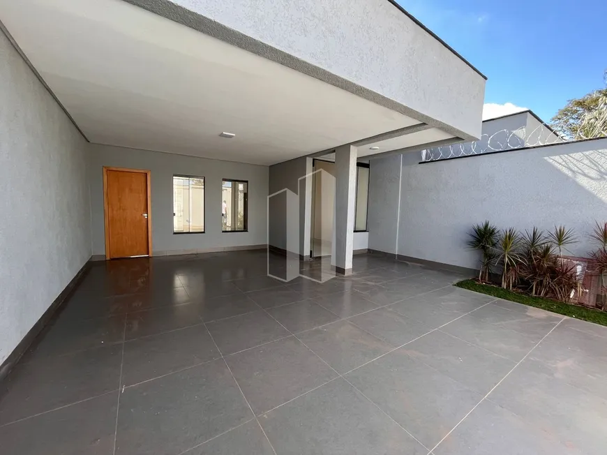 Foto 1 de Casa com 3 Quartos à venda, 180m² em Vila Rosa, Goiânia