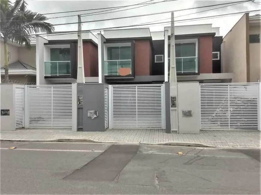 Foto 1 de Sobrado com 3 Quartos à venda, 118m² em Bom Retiro, Joinville