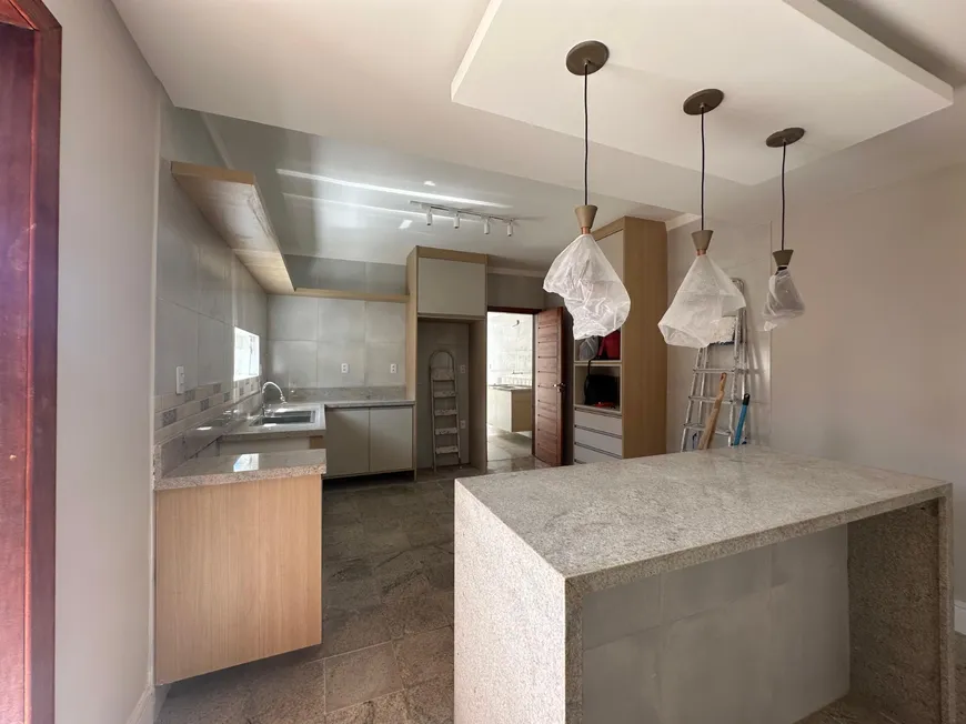 Foto 1 de Casa de Condomínio com 3 Quartos para alugar, 160m² em Buraquinho, Lauro de Freitas