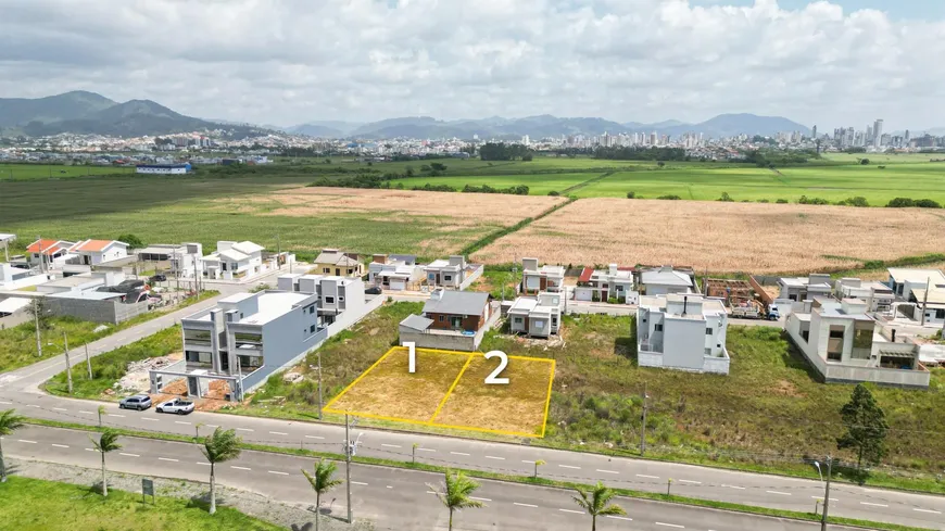 Foto 1 de Lote/Terreno à venda, 300m² em Congonhas, Tubarão