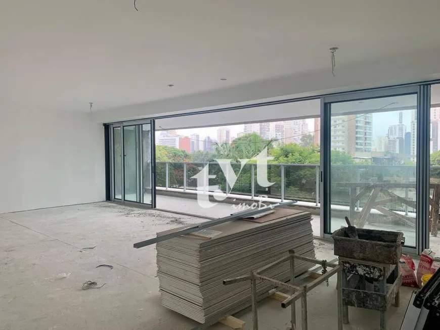 Foto 1 de Apartamento com 4 Quartos à venda, 250m² em Brooklin, São Paulo