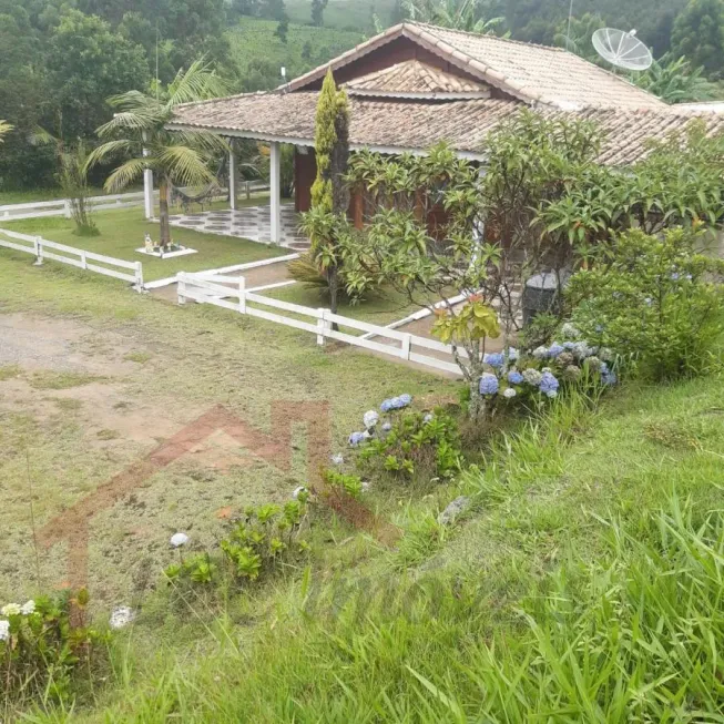 Foto 1 de Fazenda/Sítio com 4 Quartos à venda, 2600m² em , Salesópolis