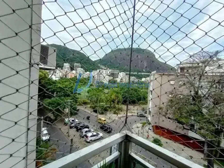 Foto 1 de Apartamento com 3 Quartos à venda, 97m² em Lagoa, Rio de Janeiro