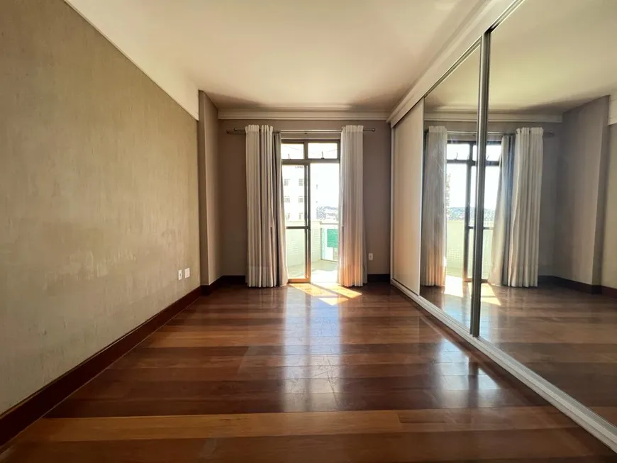 Foto 1 de Apartamento com 4 Quartos à venda, 176m² em Santa Helena, Juiz de Fora