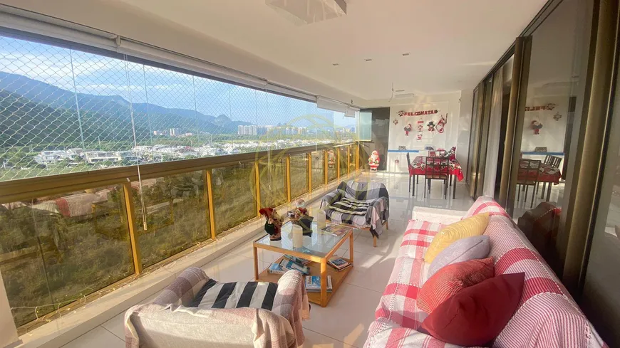 Foto 1 de Apartamento com 4 Quartos para alugar, 218m² em Barra da Tijuca, Rio de Janeiro