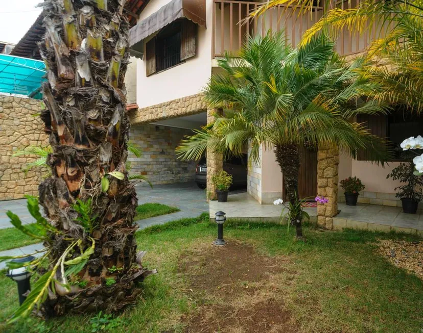 Foto 1 de Casa com 4 Quartos à venda, 360m² em Alípio de Melo, Belo Horizonte