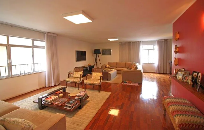 Foto 1 de Apartamento com 4 Quartos à venda, 242m² em Jardins, São Paulo