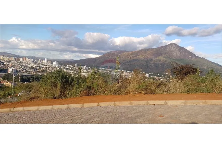 Foto 1 de Lote/Terreno à venda, 241m² em Lourdes, Governador Valadares