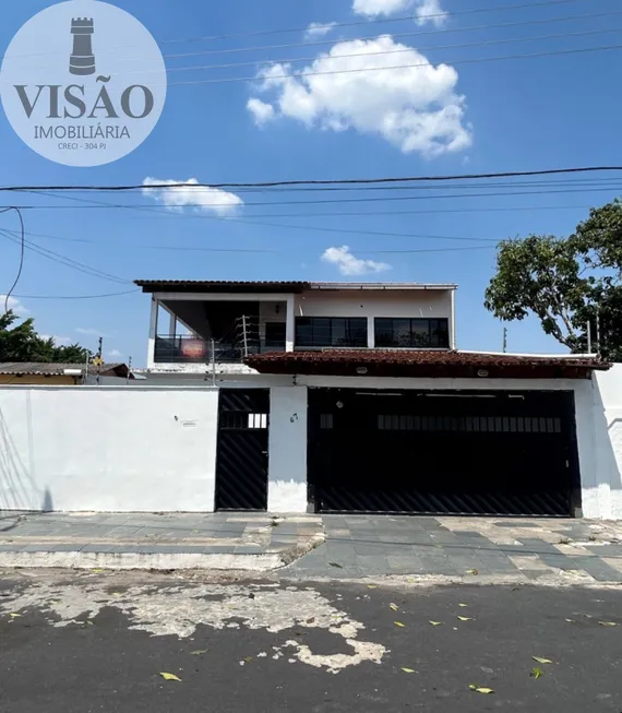 Foto 1 de Casa com 4 Quartos para venda ou aluguel, 394m² em Cidade Nova, Manaus